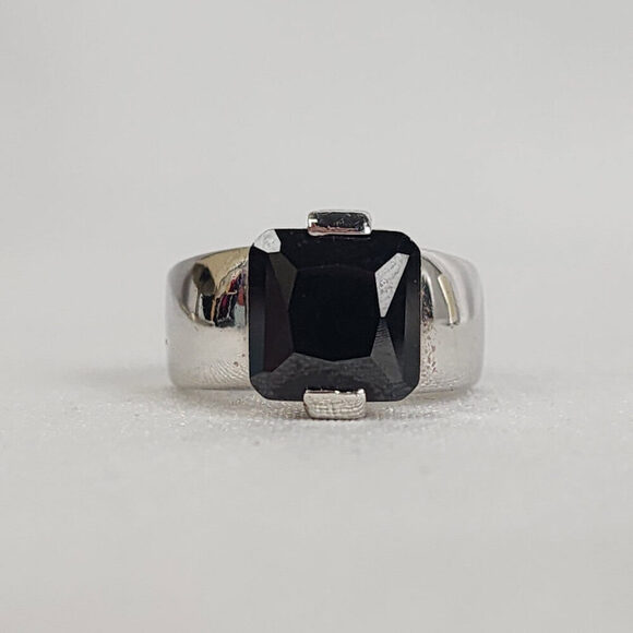 Silver & Black Faceted Stone Ring Size 9 - Picture 2 of 7